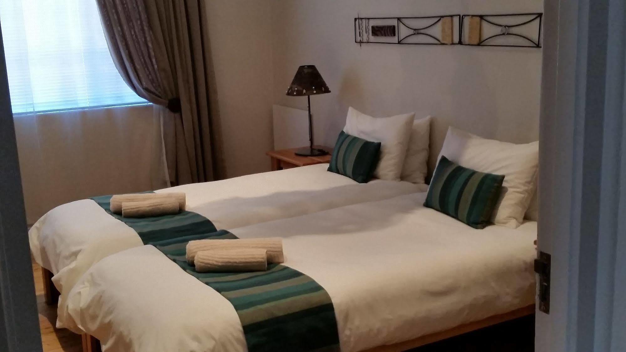 Bahnhof Hotel Аус Екстериор снимка